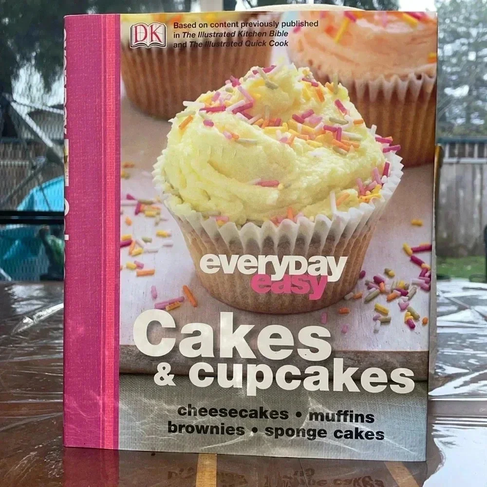Every day easy cakes & cupcakes recipe book